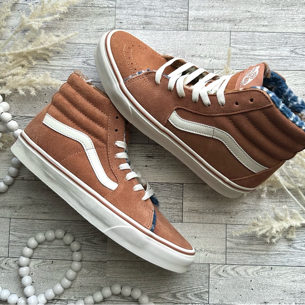 New W/ Box Vans Suede Sherpa Sk8 Hi Lace Up Shoes